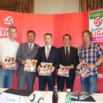 journal Präsentation bundesliga journal-Präsentation am 9. Juli 2010 in Wien. V.l.n.r.: Herausgeber Toni Huemer, Stefan Gubi (T-Mobile Austria), Bundesliga-Vorstand Georg Pangl, tipp3 Vorstandsvorsitzender Philip Newald,Herausgeber Tom Hofer.