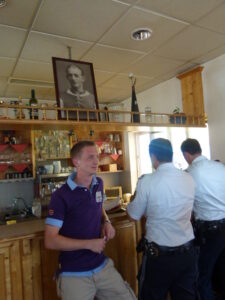 Sein Weg führte ihn u.a. auf den LAC-Platz, wo sein Portrait in der Kantine seit vielen Jahren präsent ist. Foto: oepb.at