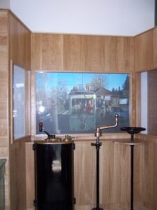 Nachgebauter Fahrerstand mit Originalkurbel
