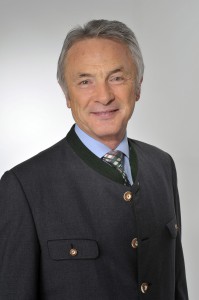 Spitz Geschdftsf_hrer Mag. Josef Mayer