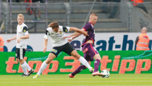 Stefan Schwab (Admira/Wacker, links) gegen Dare Vrsic (Austria Wien). Foto: GEPA Pictures