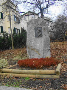 Conrads Park_Stein Der Heinz-Conrads-Park mit Blickrichtung auf Schloss Schönbrunn ... Foto: oepb