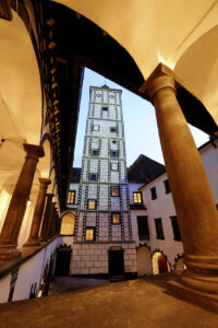 Innenhof-Blick auf den Burgfried der Schallaburg. Foto: Manfred Horvath