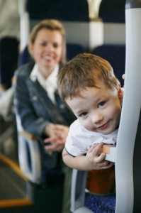 Für Kinder ein Erlebnis ist nach wie vor das Reisen mit der Bahn. Foto: ÖBB/Harald Eisenberger 