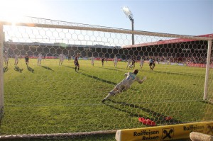 Alexander Grünwald verwertet zum 2 : 0. Foto: Felly/FAK