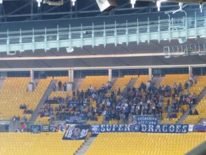 Blau-Weiße FC Porto-Fan-Abordnung gestern Abend in Wien. Foto: oepb 