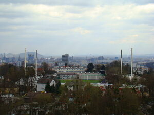 Vom Linzer Stadion (im Hintergrund das Werksgelände der voestalpine) ... Foto: oepb 