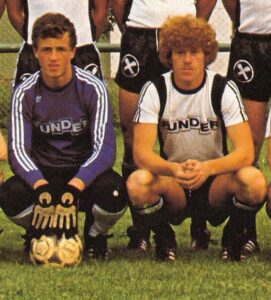 Wo alles begann: Franz (links) und sein älterer Bruder Mario im Dress des SV St. Veit an der Glan des Jahres 1980/81. Foto: Archiv oepb