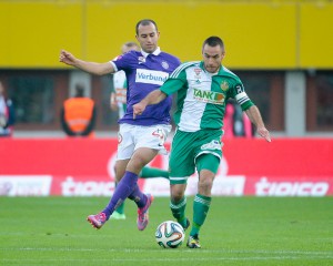Der eine Legionär, Omer Damari (links, Austria) kickte nur ein halbes Jahr in Österreich, der andere, Steffen Hofmann (RAPID), gehört zwischenzeitlich zum grün-weißen Inventar. Foto: GEPA