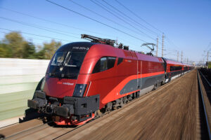 Das seinerzeit von Vizekanzler Erhard Busek getätigte Zitat: "In der Monarchie war die Verbindung zwischen Wien und Prag besser!", kann langsam aber sicher entkräftet werden. Foto: ÖBB/Eisenberger 