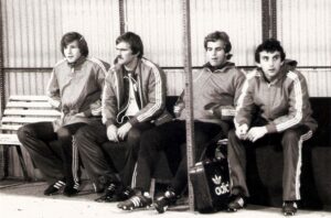 Selten, aber doch auf der Ersatzbank. V.l.: Karl Hodits, Gerald Haider, Kurt Kaiserseder und Fritz Drazan während der Saison 1979/80. Foto: Sammlung oepb