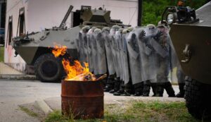 Die Soldaten wurden auf mögliche Einsatzszenarien wie diese vorbereitet. Foto: Bundesheer/Berger