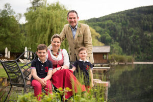 Elisabeth und Michael Berndl vom Romantik Hotel Seefischer nahmen ins Mostviertel Haubenkoch Christian Gölles, sowie weitere Küchen- und Servicemitarbeiter ihres Restaurants mit. Foto: H. Kohlmeier/Romantik Hotel am Millstätter See