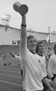 Am Zenit seiner Laufbahn: Die beiden Weltmeister von 1974 Katsche Schwarzenbeck und Rainer Bonhof. Foto: Nationaal Archief, Den Haag
