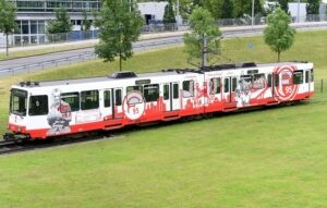 "Für mich gibt es nur eine Liebe - Fortuna Düsseldorf!" Eine Stadt und ihre Bahn stehen treu zusammen. Foto: Fortuna Düsseldorf
