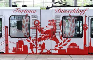 "Du bist das einzige woran ich denken kann und ich gehe niemals fort!" Die Fortuna-Fans hatten bereits vor Jahrzehnten den Spruch geboren, dass man "Liebe nicht erklären kann". Dem ist nichts hinzuzufügen. Foto: Fortuna Düsseldorf
