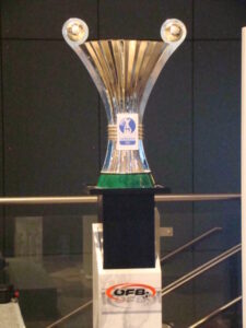 Der Pokal als Objekt der Begierde. Seit 2011 unterstützt die Samsung Electronics Austria als Hauptsponsor diesen traditionellen österreichischen Fußball-Bewerb. Foto: oepb