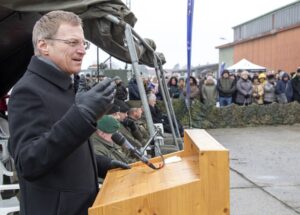 LH-Stellvertreter Mag. Thomas Stelzer unterstrich in seiner Festrede die Wichtigkeit des Bundesheeres - gerade in Zeiten wie diesen. Foto: Bundesheer / Simader