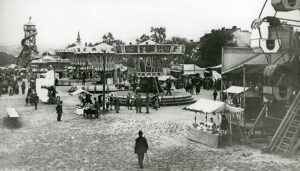 Blick auf den Urfahraner Frühjahrsmarkt des Jahres 1926. Foto: NORDICO