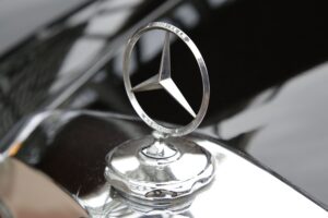 Mercedes Benz: "Der gute Stern auf allen Straßen" Für Leopold Figl tat dieser Wagen stets gute Dienste. Foto: Museum NÖ