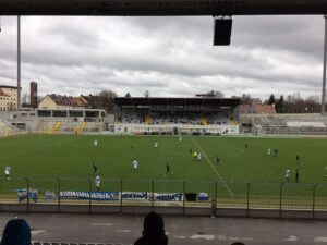 "Auf Giesings Höhen" starten die Löwen 2017/18 nun in der 4. Liga voll durch. Foto: oepb