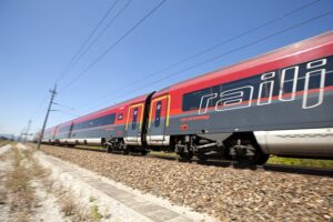 ... dann ist das für dieses große österreichische Traditions-Unternehmen natürlich ein weiterer Auftrag für die Zukunft. Beide Fotos: ÖBB / Harald Eisenberger