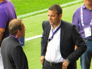 So kennt man ihn, den AG-Vorstand beim FK Austria Wien: Offen, interessiert, emsig und stets das Wohlwollen seiner Wiener Violetten im Fokus tragend. Markus Kraetschmer hat mit seinem eifrigen Team für die Austria noch eine Menge vor. Foto: oepb