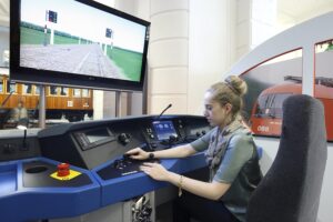 Im Fahrsimulator der Taurus 1116 Lokomotive können die Besucher selbst Hand anlegen. Foto: Technisches Museum Wien