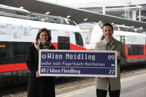 Silvia Angelo, Vorstandsdirektorin ÖBB-Infrastruktur AG, und Robert Tüchler, Projektleiter Relaunch Wiener Schnellbahn ÖBB-Infrastruktur AG. Foto: ÖBB / Beer