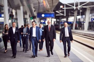 Gemeinsam mit den Mobilfunkbetreibern ­ A1 Telekom Austria AG, Hutchison Drei Austria GmbH und T-Mobile Austria ­ rüsten die ÖBB ihre Bahnstrecken mit Mobilfunk aus. Foto: ÖBB / Marek Knopp 