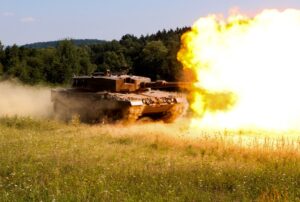 Der Kampfpanzer Leopard 2A4 trifft Ziele in 4000 Meter punktgenau. Foto: BMLV