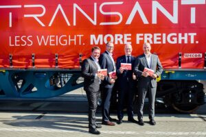 Von links: Thomas Kargl (Vorstand RCG), Werner Dressler (Leiter Business Development voestalpine Stahl GmbH), Erik Regter (Vorstand RCG), Clemens Först (Vorstandssprecher RCG). Foto: ÖBB / Espen Eichhöfer