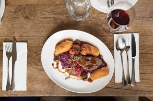 Blick auf ein herrliches Wildgericht, wie es derzeit hierzulande beinahe allerorts wunderbar zubereitet angeboten wird. Na dann - einen "Guten Appetit". Foto: ÖWM / Blickwerk Fotografie 