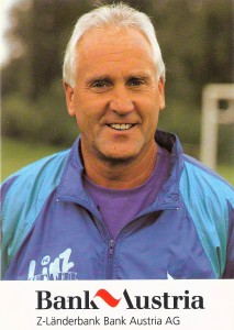 Die Wertschätzung beim SK VÖEST ging soweit, dass auch der Torwart-Trainer eine Autogrammkarte als begehrtes Sammel-Objekt für die Jugend erhielt. Albin Köstenbauer, hier während der Saison 1991/92 beim zwischenzeitlichen FC Stahl Linz. Sammlung: oepb