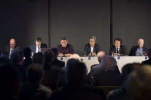 Von links: Ralf Muhr, Markus Kraetschmer, Wolfgang Katzian, Rudolf Reisner, Raimund Harreither, sowie Karl Blecha. Foto: Markus Reitler
