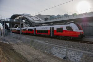 Zweigleisig und elektrifiziert zwischen Wien Erzherzog-Karl-Straße und der neu errichteten Haltestelle Wien Aspern Nord. Nach gut zwei Jahren Bauzeit haben am Freitag, 30. November 2018 ...