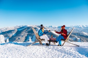 Zahlreiche Weinverkostungen finden einmal mehr am „Höchsten Bauernmarkt der Alpen“ statt. Foto: Ski amadé