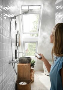 ... sondern auch für ein angenehmes Raumklima, garniert mit frischer Luft. Beide Fotos: VELUX