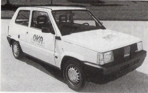 Die Geschichte des E-Autos ist nicht neu. Bereits vor über 30 Jahren stellte die OKA (heutige Energie AG, Linz) anlässlich der Herbstmesse 1988 in Wels das Elektro-Auto vor. Der Prototyp - ein Fiat Panda, siehe Bild - kam im Stadtverkehr auf 55 km/h und erreichte eine Höchstgeschwindigkeit von 80 Stundenkilometern. Die Energiekosten damals betrugen 50 Groschen (zirka 4 Cent) pro Kilometer. Foto: OKA/oepb