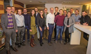 Mit dem „Club25“ startete SERVICE&MORE im Jahr 2015 ein Ausbildungsprogramm für Jungunternehmer und zukünftige Führungskräfte. In einer Veranstaltungsreihe traf sich der Nachwuchs österreichischer Familienbetriebe mit Experten aus der Einrichtungsbranche, um Erfahrungen auszutauschen und Kontakte zu knüpfen. 17 Teilnehmende haben die Weiterbildungsinitiative erfolgreich absolviert. Foto: SERVICE&MORE
