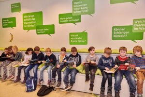 Mit den KiJuBu-Tagen soll die Begeisterung für das Lesen der jungen Bücher-Würmer erneut angestachelt werden. Foto: Klaus Engelmayer