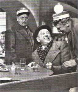 Im Bild von links: Hans Moser, Richard Eybner und Paul Hörbiger. In “Hallo Dienstmann” aus dem Jahre 1951 spielte Eybner einen Akademieprofessor, Moser den echten und Hörbiger den falschen Dienstmann. Foto: oepb 