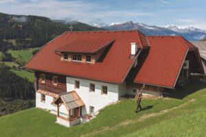 Eine aktuelle Studie besagt: Jeder achte Sanierer in Österreich plant eine Dachsanierung. Foto: BMI Bramac