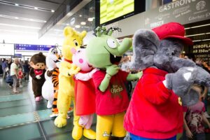 Die bereits dritte ÖBB-Maskottchenparade steigt am 24. Mai 2019 am Wiener Hauptbahnhof. Foto: BahnhofCity Wien Hauptbahnhof 