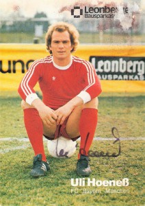 Verletzungsbedingt musste der erst 27-jährige Uli Hoeneß zum Ende der Saison 1978/79 seine aktive Laufbahn beenden. Aus dem erfolgreichen Spieler wurde der noch erfolgreichere Manager. Sammlung: oepb