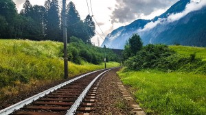 Coole Schienen! Die ÖBB färben ihre Schienen gegen die zu erwartende Hitze weiß ein. Foto: ÖBB / Christina Olsacher