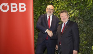 Im Rahmen des großen Geburtstagsfests „5 Jahre Hauptbahnhof Wien“ gaben ÖBB-CEO Andreas Matthä (links) und der Wiener Bürgermeister Michael Ludwig einen umfassenden Rück- und Ausblick. Foto Roland Rudolph