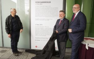 Zu Ehren des 5. Geburtstages wurde in der Gertrude-Fröhlich-Sandner Passage auch eine neue Installation "KÖR Kunst im öffentlichen Raum Wien" eingeweiht. Foto: Roland Rudolph