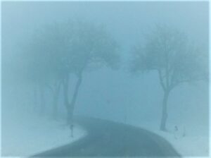 Diese Sicht erwartet die Autofahrer sehr bald schon erneut. Herbst- und lang anhaltende Winter-Nebel sind hierzulande keine Seltenheit. Damit wenig bis nichts passiert, sollte stets erhöhte Vorsicht - von allen im und am Straßenverkehr Beteiligten - geboten sein. Foto: oepb