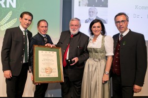 Der ausgezeichnete Franz Fischler (Bildmitte). Foto © Harald Klemm